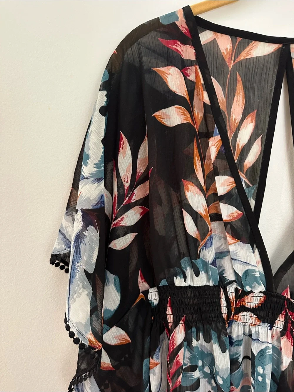 Kona Sol Kaftan Cover-Up Black Floral Medium Like New